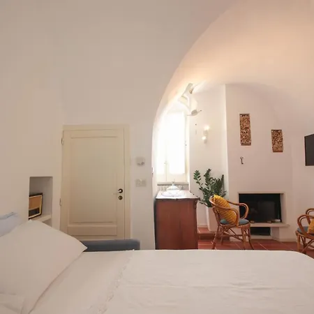 Alba Domus 펜션 콘베르사노